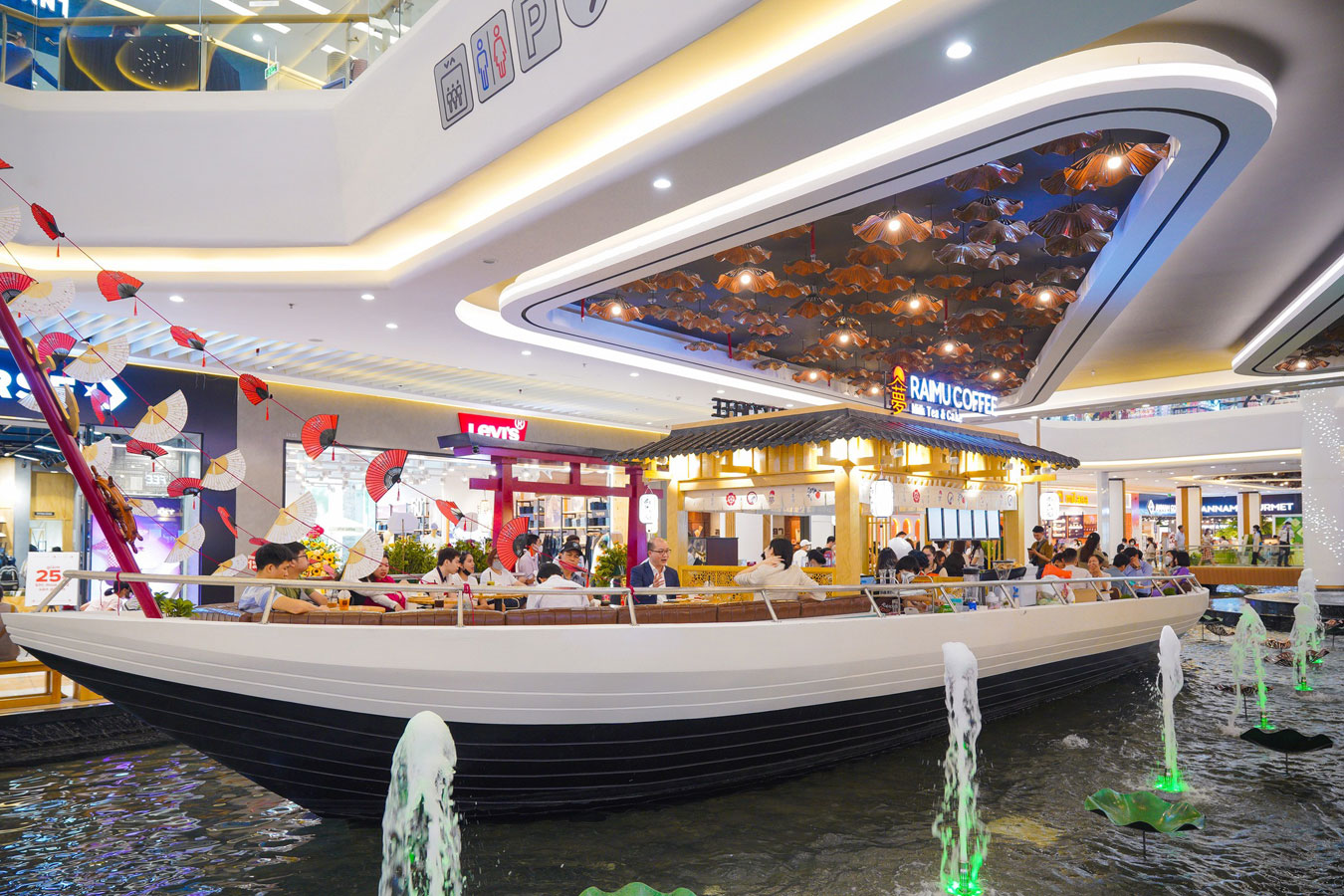 Masteri West Heights_Vincom Mega Mall_1